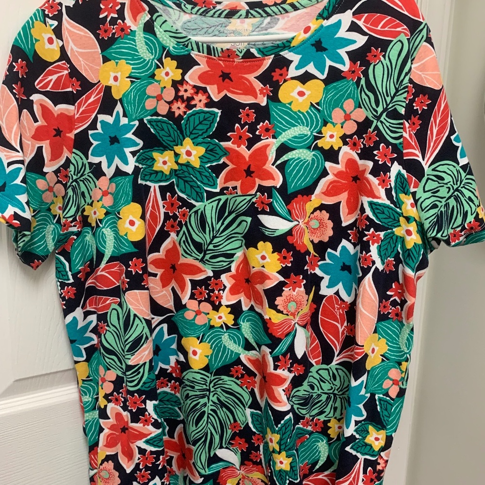 Kim Rogers, Floral, bright colored top. Size 1X, NWOT.